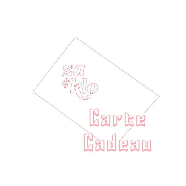 Dessin d’une carte cadeau illustrant une carte virtuelle Za & Klo. La carte met en avant un design élégant avec une typographie visible affichant le nom « Za & Klo ». Elle permet d’offrir tous les produits Za & Klo, du café aux accessoires, sous forme de cadeau pratique et numérique, parfait pour toutes les occasions.